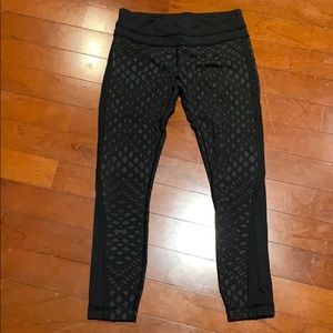 Lululemon legging with sparkle gray design
